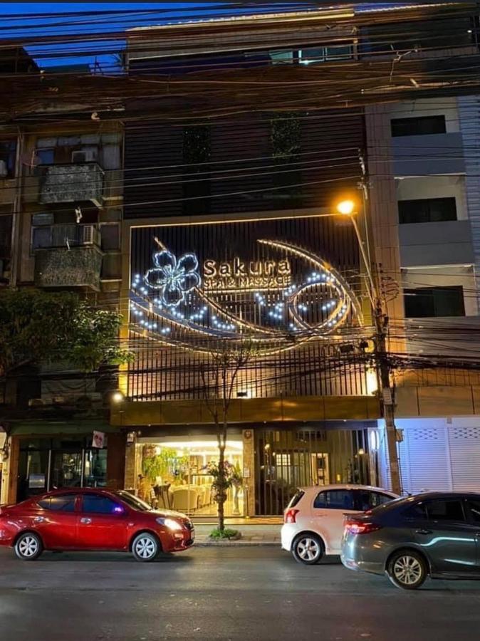 Nato House Ekkamai Aparthotel Bangkok Buitenkant foto