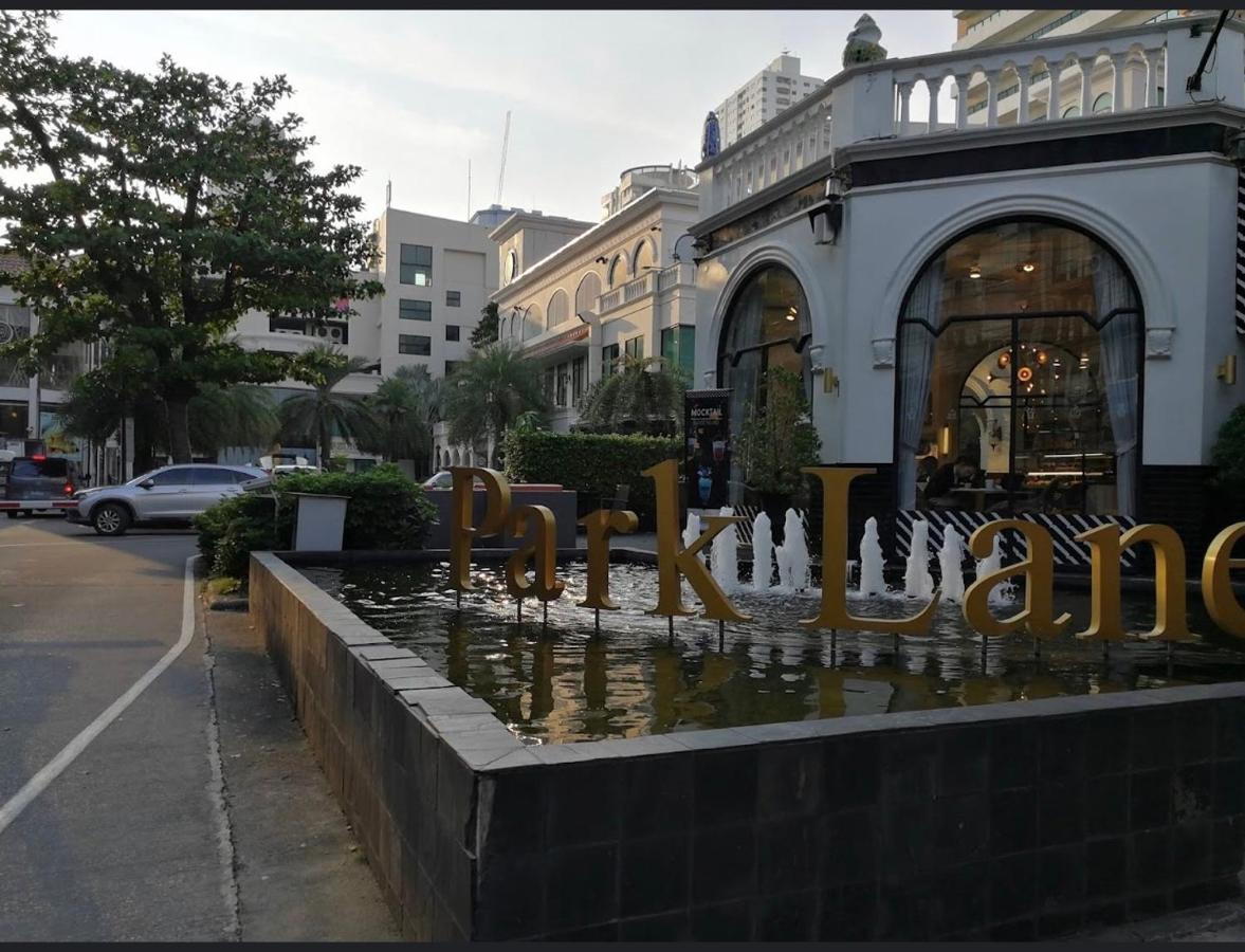 Nato House Ekkamai Aparthotel Bangkok Buitenkant foto